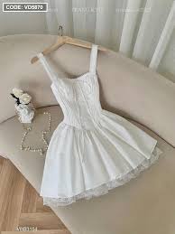 Váy ren trắng